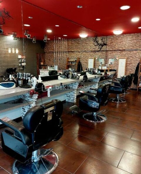   FONDS DE COMMERCE D'UN SALON DE COIFFURE A LORIENT 