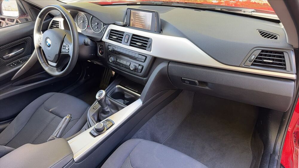 S&eacute;rie 3 Touring (F31) 316i 136 Lounge 2014 occasion 60300 Senlis