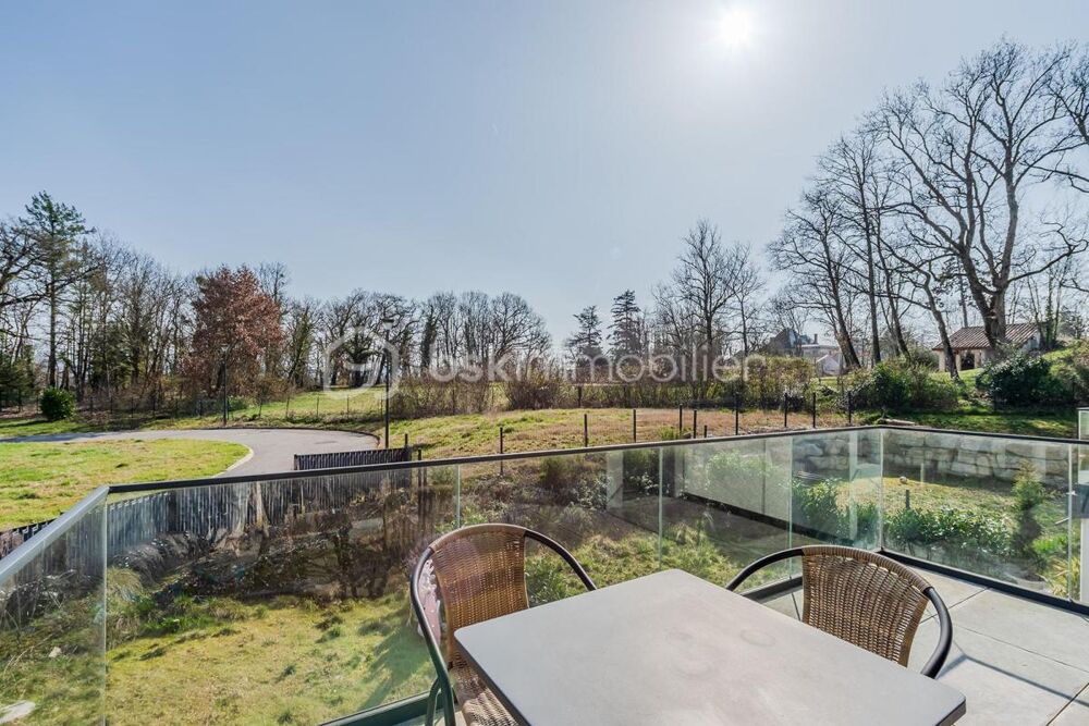 Vente Appartement T4 SPACIEUX, LUMINEUX AVEC BALCON, CAVE ET PLACE DE PARKING Chazey sur ain