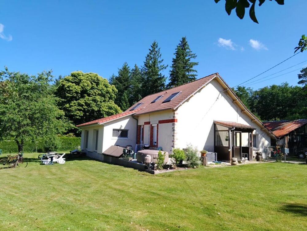 Vente Maison Maison Clergoux 5 pièce(s) 161 m2 Clergoux