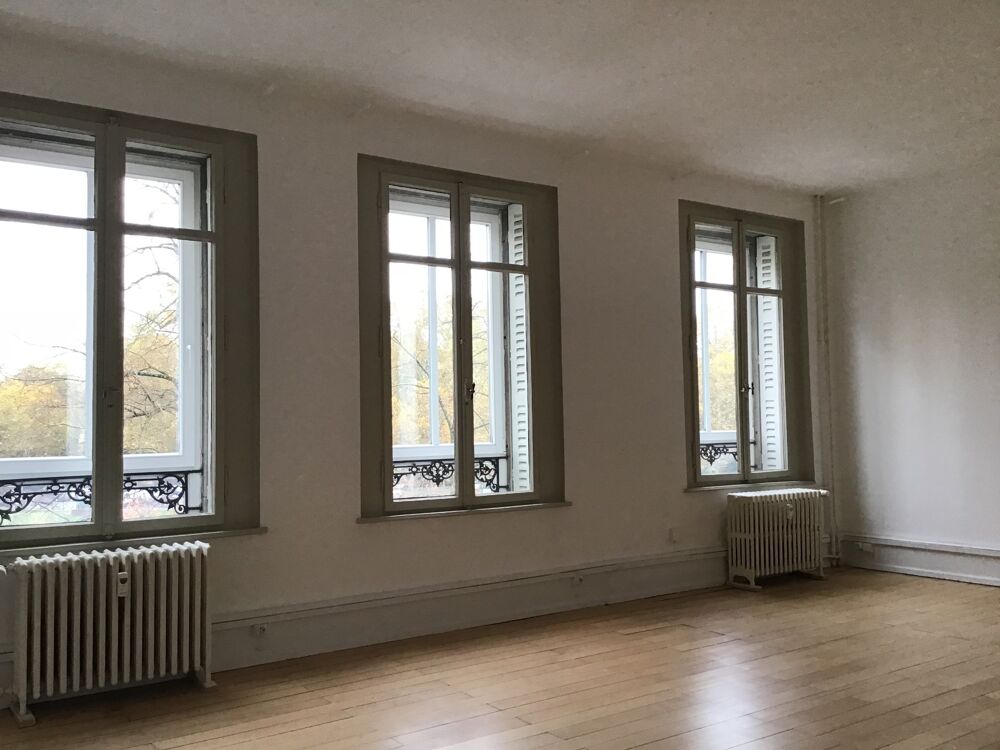 Location Appartement Appartement de caractère de 130 m²,T6 face au parc de l'Orangerie STRASBOURG (67) Strasbourg