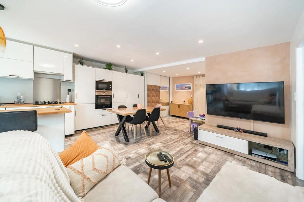 Cagnes sur Mer - appartement 2 pièces entièrement rénové - 58 m² - petit exterieur -