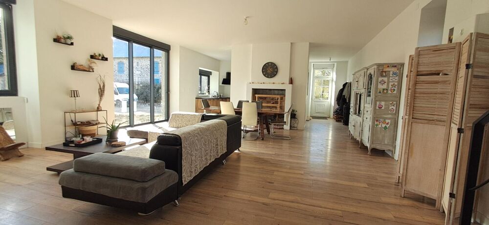 BIEN RARE...Maison Bonchamp Les Laval (53960) 8 pièce(s) 192 m2 sur 3.5 hectares