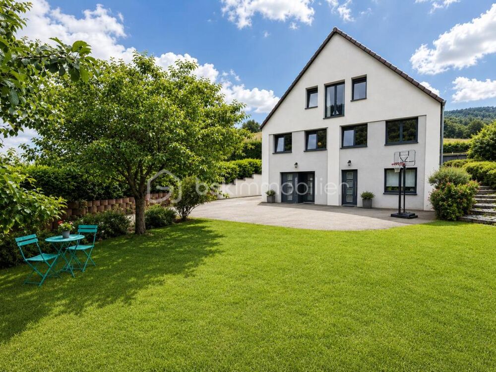 Maison familiale de 160 m² avec terrasse, vue dégagée et terrain de 639 m²