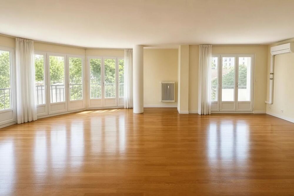 Appartement familial lumineux de 118 m² avec balcon filant  Fort potentiel