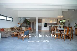  Villa à vendre 6 pièces 216 m²
