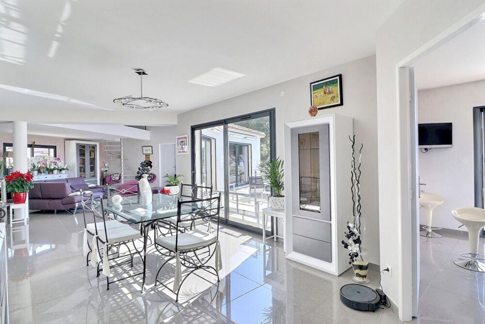  vendre  Proprit/chteau Saint-Cyr-sur-Mer (83270)