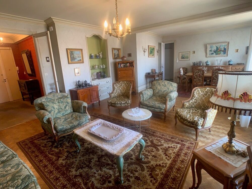 Appartement hyper centre Montluçon T5, 3 chambres, avec cave et parking couvert privé