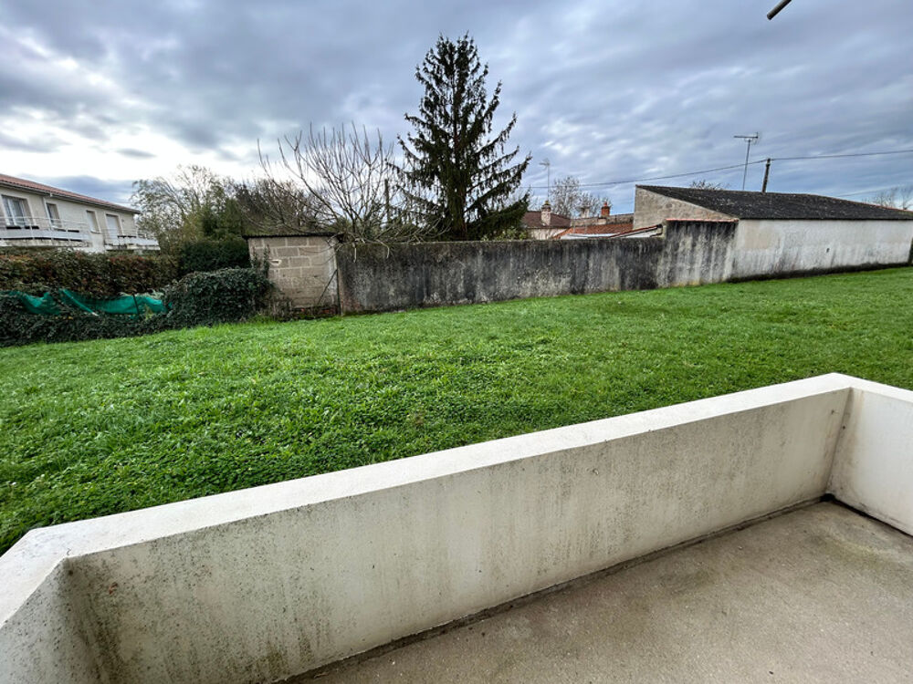 LUCON (85) PROCHE INTERMARCHE AU CALME APPARTEMENT T2 REZ DE JARDIN 46M² AVEC BALCON ET PARKING PRIVE