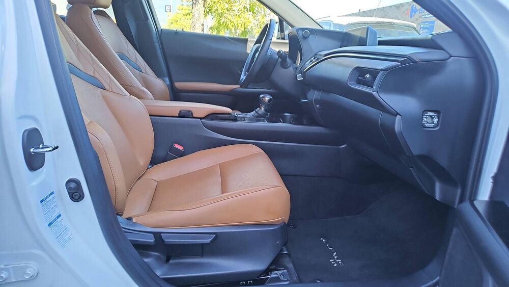 UX 250h 2.0 VVT-i 184 Hybrid 4WD e-CVT Luxe 2020 occasion 73000 Chambery
