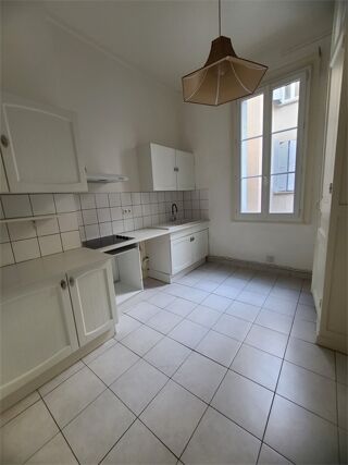  Appartement � louer 4 pi�ces 120 m�