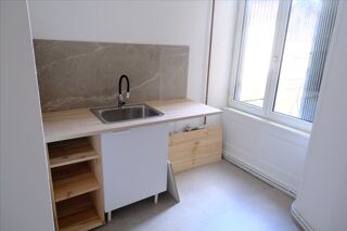  Appartement à louer 3 pièces 100 m²