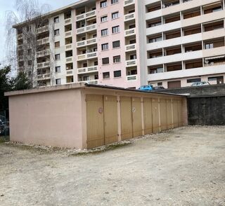  Parking / Garage à louer 14 m²