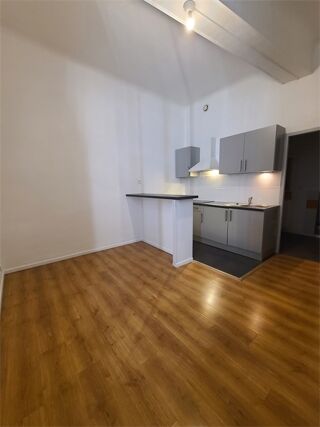  Appartement à louer 2 pièces 32 m²