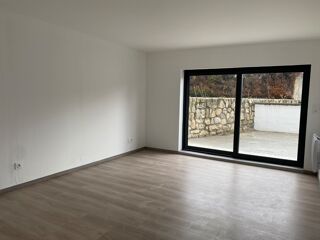  Appartement à louer 5 pièces 150 m²