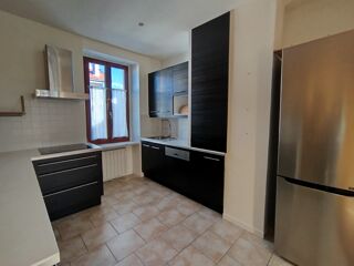 Appartement à louer 3 pièces 84 m²