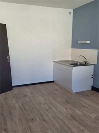  Appartement à louer 5 pièces 90 m²