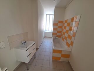  Appartement à louer 4 pièces 97 m²