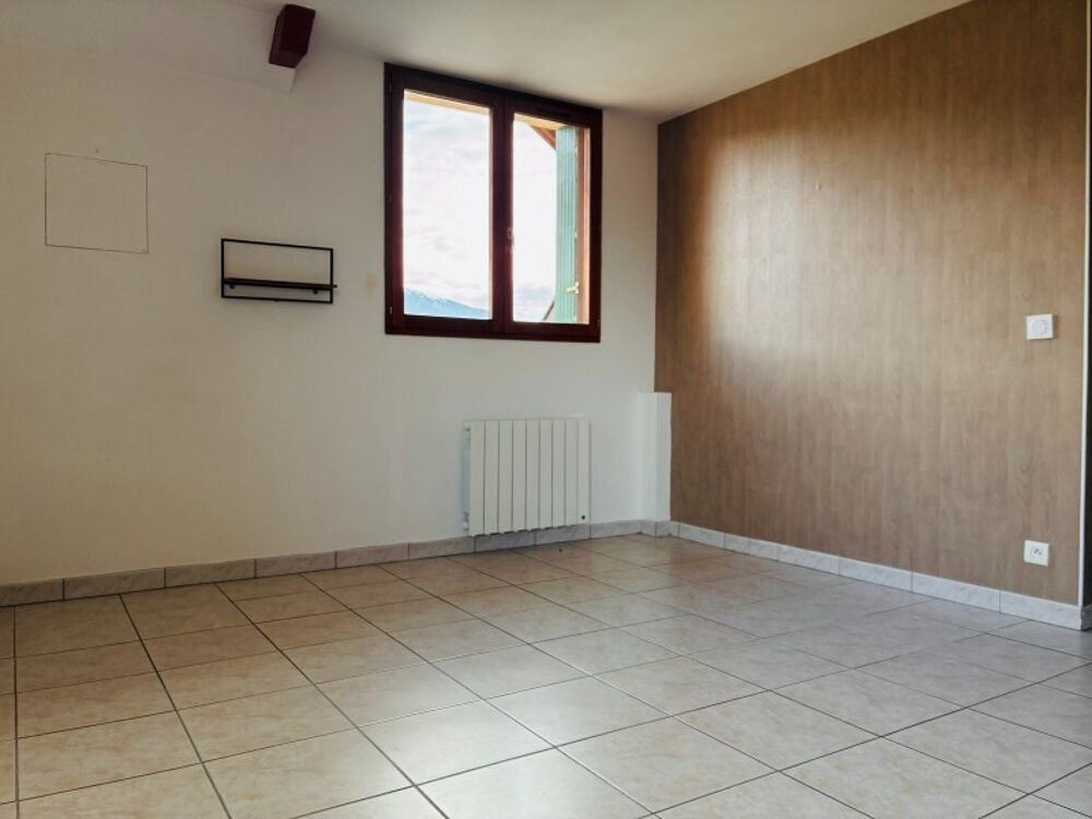 Location Appartement Grand Type 2 duplex Montagny-les-lanches