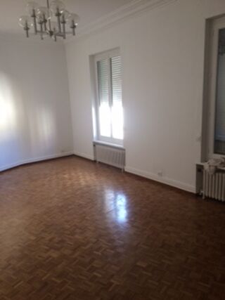  Appartement à louer 4 pièces 99 m²