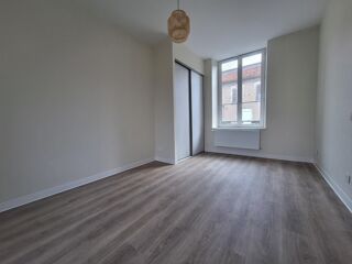  Appartement à louer 4 pièces 97 m²