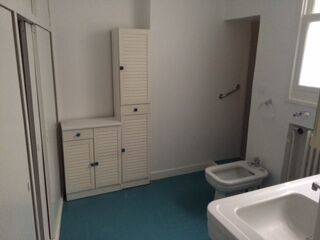  Appartement à louer 4 pièces 99 m²