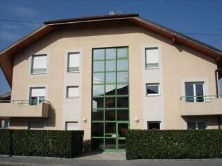  Appartement à louer 3 pièces 95 m²