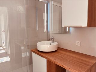  Appartement à louer 3 pièces 65 m²