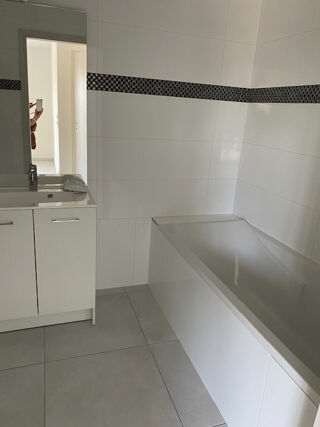  Appartement à louer 2 pièces 53 m²