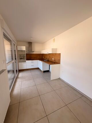  Appartement à louer 3 pièces 67 m²