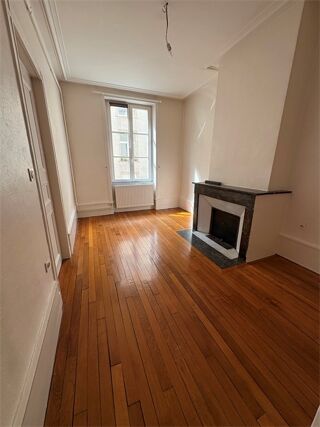  Appartement à louer 3 pièces 73 m²