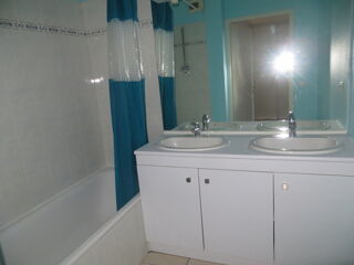  Appartement à louer 3 pièces 63 m²