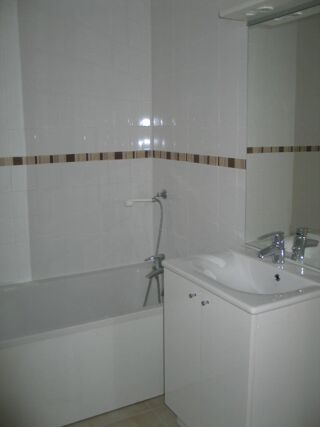  Appartement à louer 3 pièces 48 m²