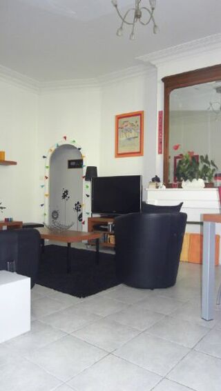  Appartement à louer 3 pièces 96 m²