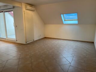  Appartement à louer 2 pièces 63 m²