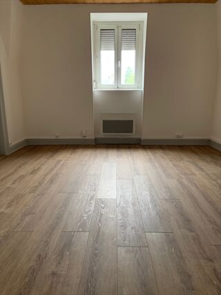 Appartement à louer 4 pièces 76 m²