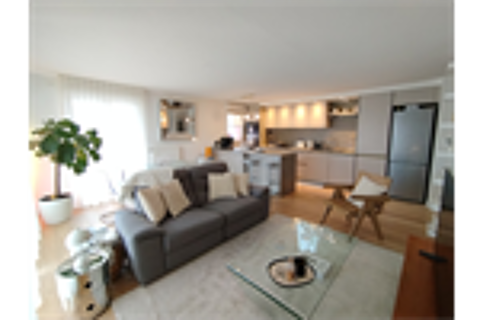   VIRY, T3 meubl� avec piscine. Appartement - 3 pi�ce(s) - 69 m�