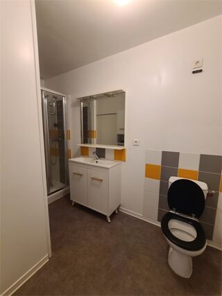  Appartement à louer 2 pièces 32 m²