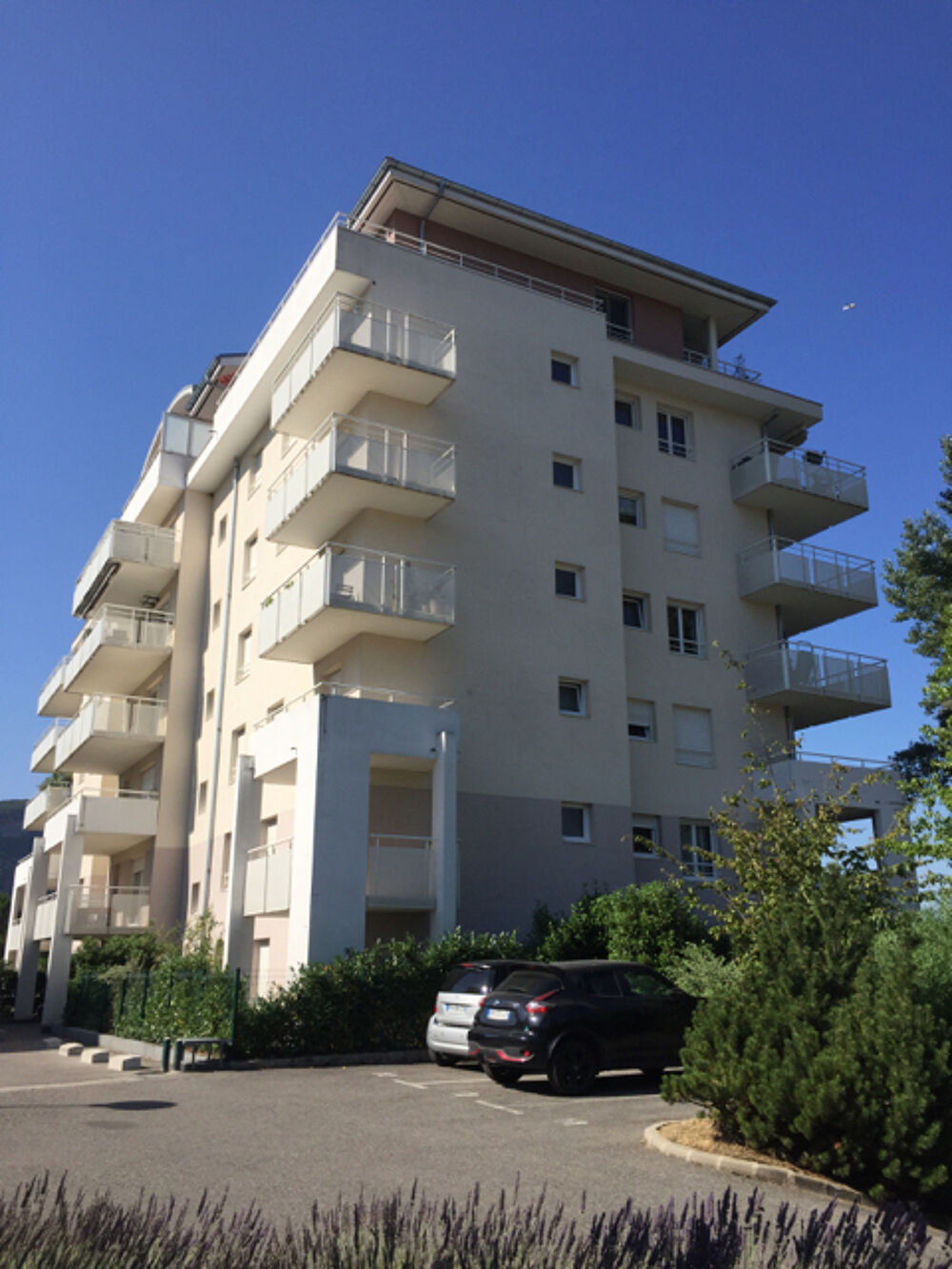 Location Parking/Garage Parking Annemasse