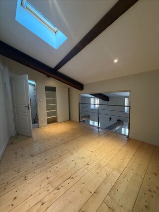  Appartement à louer 2 pièces 55 m²