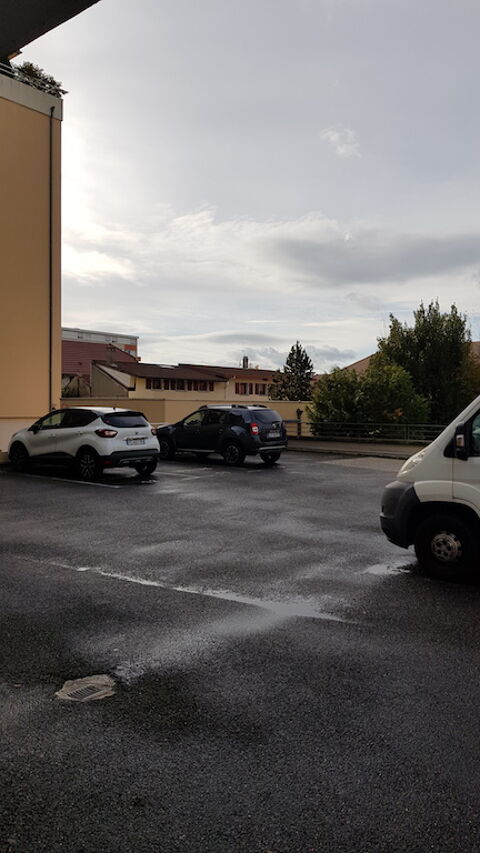  Parking / Garage  louer 