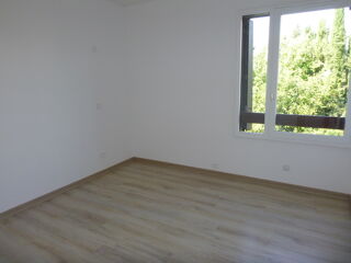  Appartement à louer 3 pièces 65 m²