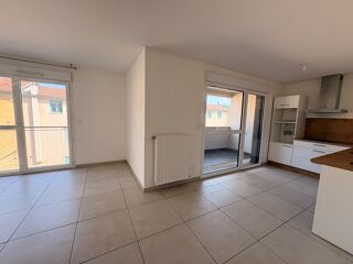  Appartement à louer 3 pièces 67 m²