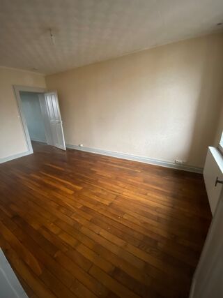  Appartement à louer 4 pièces 81 m²