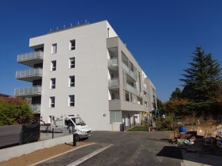  Parking / Garage à louer 18 m²
