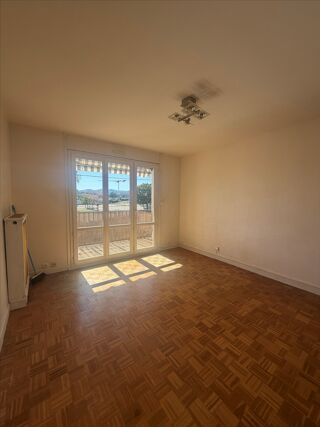  Appartement à louer 3 pièces 65 m²