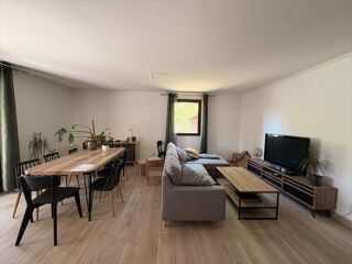  Appartement à louer 3 pièces 75 m²