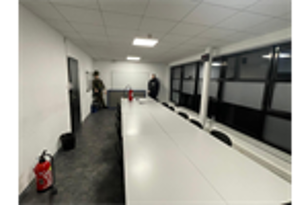   IMMEUBLE LOCAUX PROFESSIONNEL 
