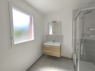  Appartement à louer 3 pièces 67 m²