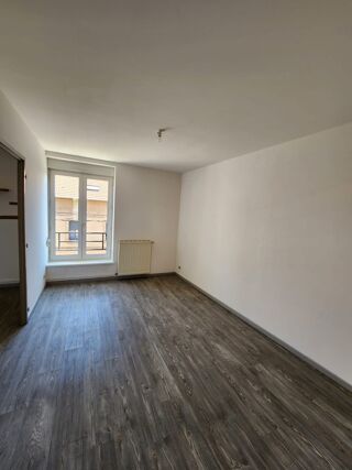  Appartement à louer 4 pièces 81 m²